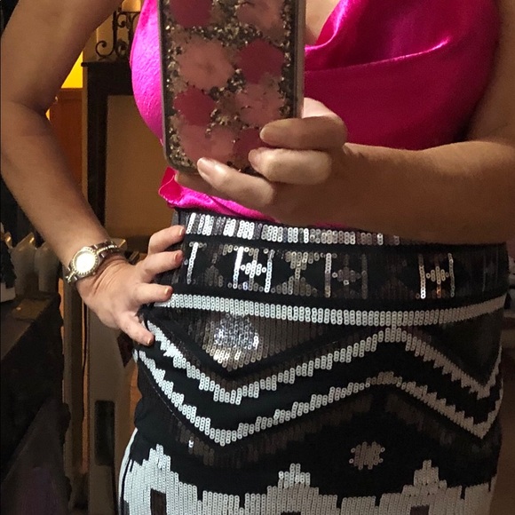 Express Sequined Party Skirt ! - Picture 4 of 6